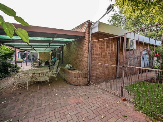 5 Bedroom Property for Sale in Langenhovenpark Free State